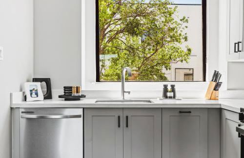 Stunning New Modern Magnolia Townhome - Foto 18