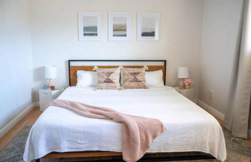 Turquoise Twin ★Vacation COS★3 King Beds★Near AFA - Foto 60