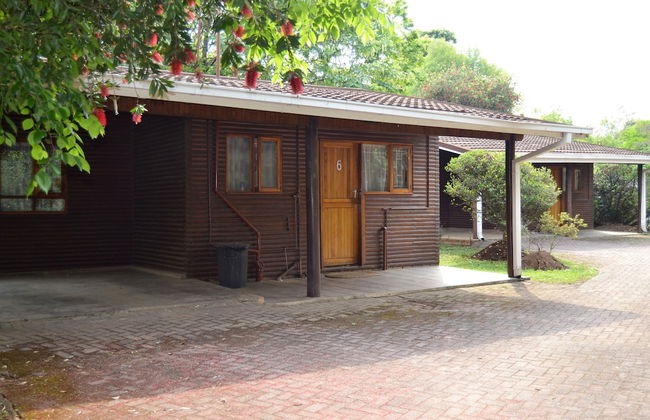 Log Cabin & Settlers Village - Photo 5