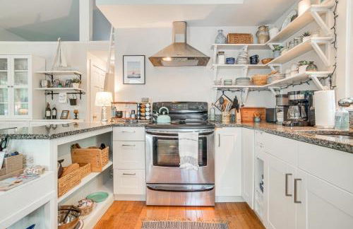 4 Mi to Bristol Beach! Coastal Retreat with Pond - Foto 10