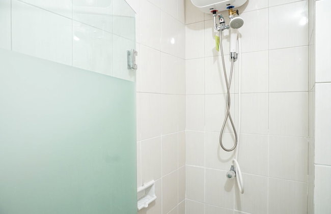 Minimalist And Comfy 2Br Signature Park Grande Apartment - Photo 12