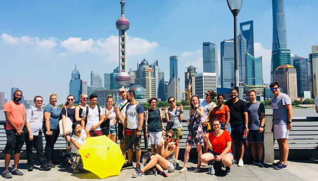Free tour por Shanghái - Foto 2, Posando ante el skyline de Shanghái
