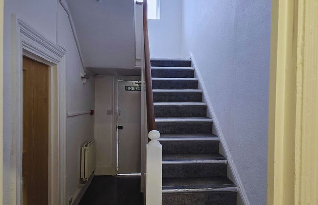 PRIVATE ROOMs In TOWN CENTRE FREE PARKING WIFI AND PATIO WITH AA STAY LTD - Foto 21