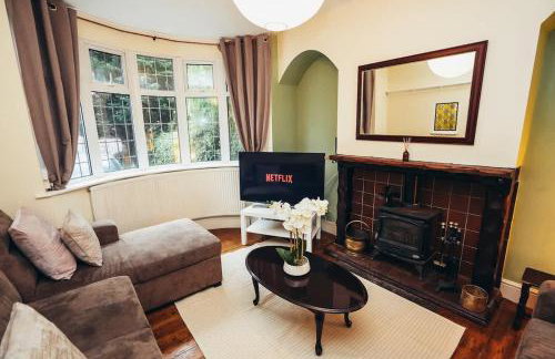 Huge 4 Bed Family Home in Derbyshire with Parking - Foto 2