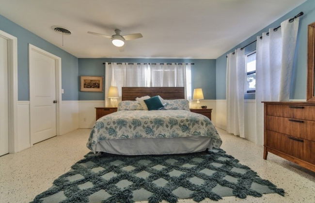 Amazing Pet Friendly 3 Bed House - Heated Pool 3 Bedroom Home by RedAwning - Foto 6