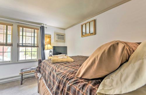 Townhome with Deck Walk to Mirror Lake and Main St! - Foto 16