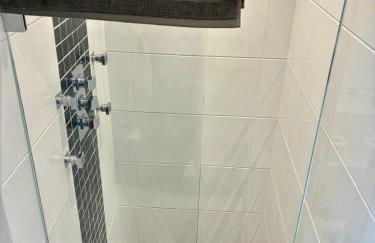 Great Parking and Spacious 3 Bedroom Home Andover - Foto 14