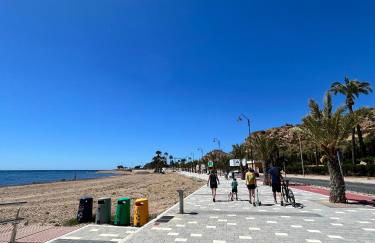 Studio with pool and sunrise view at 10 min beach walk - Foto 31