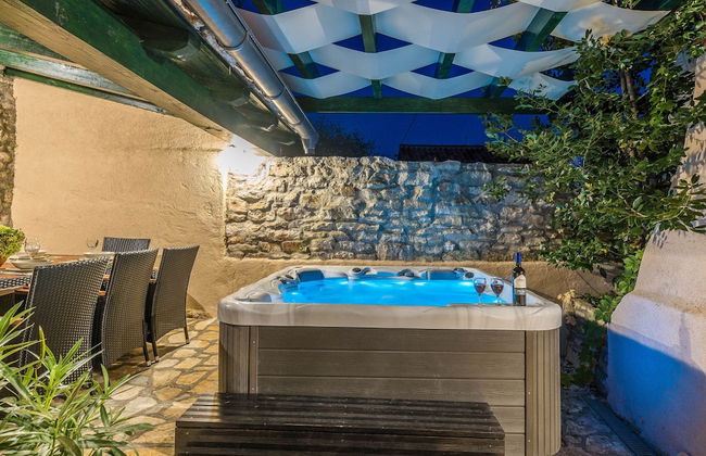 Pet-friendly Holiday Home in Sukošan with Hot Tub - Foto 19