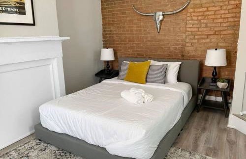 Full Building Huge Downtown Retreat Walkable to Everything - Foto 37