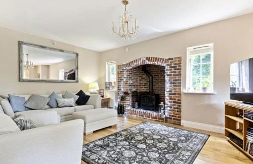 Large coastal cottage, private indoor pool, hut tub, sauna and steam pod - Photo 7