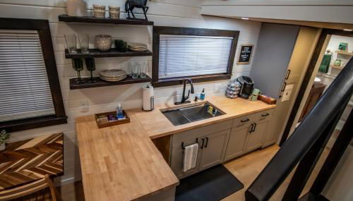 Unique Tiny Home Minutes from Downtown - Foto 5