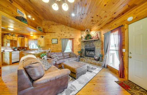 Scenic Oklahoma Studio Cabin on 80 Acres with Views! - Foto 1