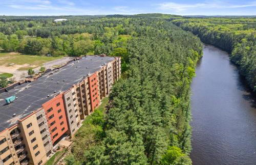 Family Getaway - Outdoor Activity Oasis - Mins to Downtown and Water Parks - Jacuzzi - Game Rm - Foto 47