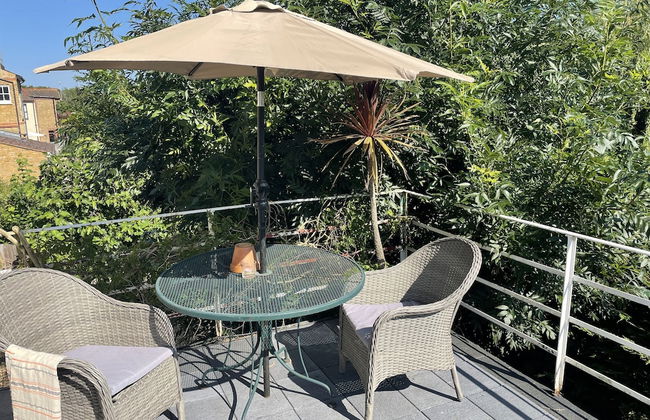 Entire 1bed Studio With Ensuite, Balcony & Parking - Foto 8