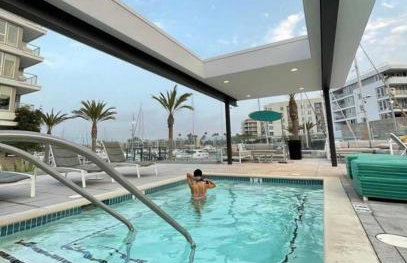 Nautical Knees Water View Pool, Jacuzzi and Gym - Foto 6