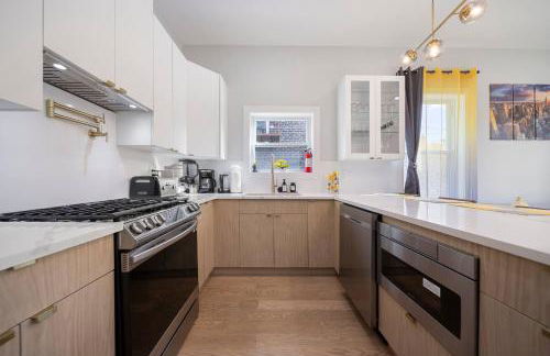 Luxury 3BR Condo | Mins to Manhattan - Foto 16