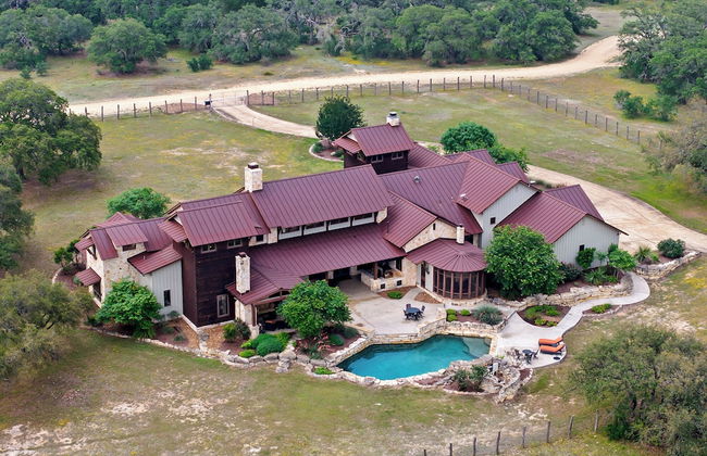 Private Ranch - Pool, Ping Pong, Yoga, Weddings, Games - Photo 1