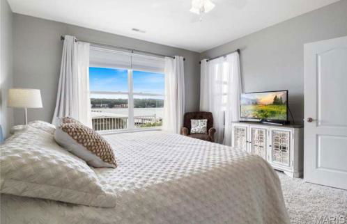3BD 3BA Gated Condo LakeFront Lake Ozark, MO Isla Del Sol 4 M from Dam - Foto 4
