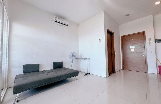 Good Location And Relaxing 1Br Apartment At Aryaduta Residence - Photo 11