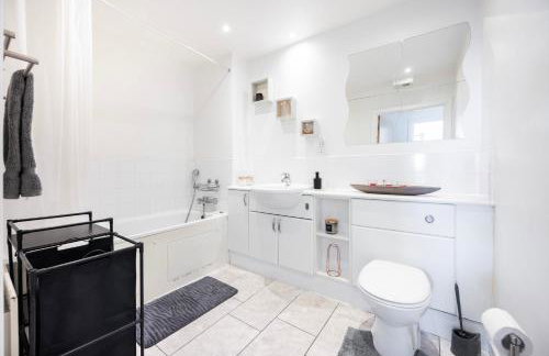 Stunning 2 Bed Flat With City Views - Foto 17