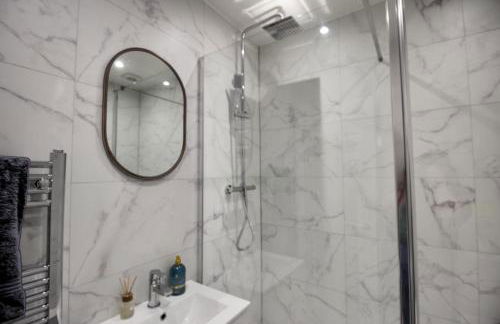 Amazing sea views and hot tub - Photo 28