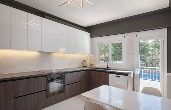 Athenian Grand Riviera Villa - Photo 25