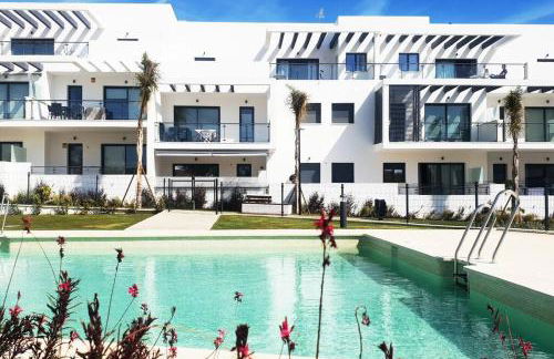 Atico con piscina, golf, vistas al mar - Photo 1