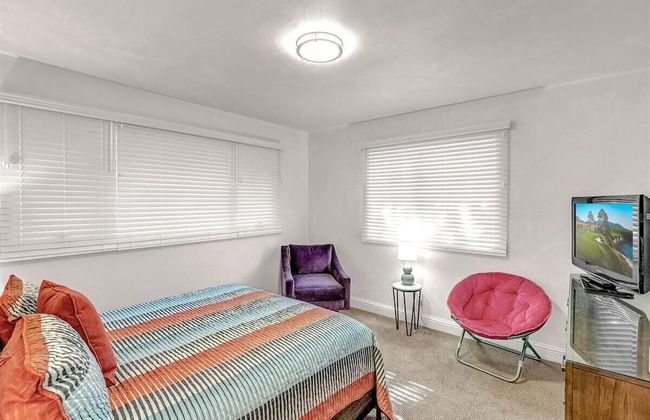 Pebble Beach Barking Seals - 5min Walk to the Beach! - Photo 9