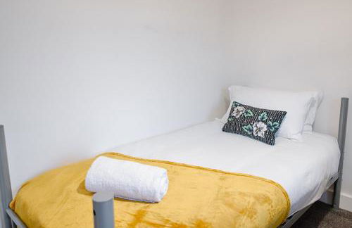 5 Bed - 2 Bath - Ideal for Work Crews - Foto 7