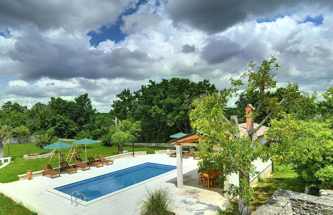 Holiday Home in Rojnici With Private Pool - Foto 20