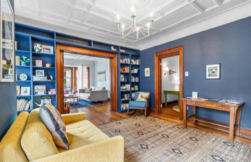 Historic & Spacious 3 Bedroom Family Gem on Peaceful Street - Foto 36