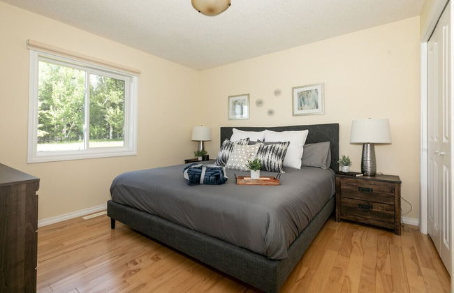 LUXURIOUS 5-Br Acreage | Year-Round Heated Pool & HotTub | Mtn View | Pool Table - Foto 8