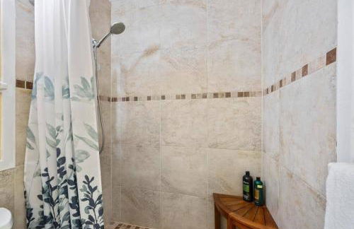 Gorgeous Blue Ocean Views, AC, Sunsets & 1-Min Walk to Beach - Foto 29