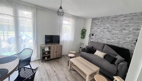 Bel appartement T2 refait à neuf avec piscine couverte de juin à fin septembre, près des stations de ski avec navette et draps et serviettes compris - Foto 2