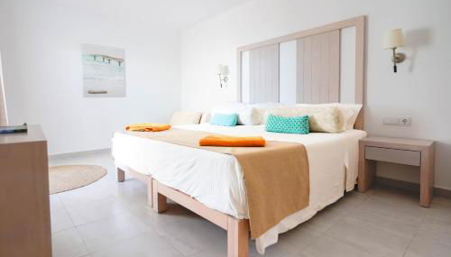 Apartamentos Es Caló - Photo 5