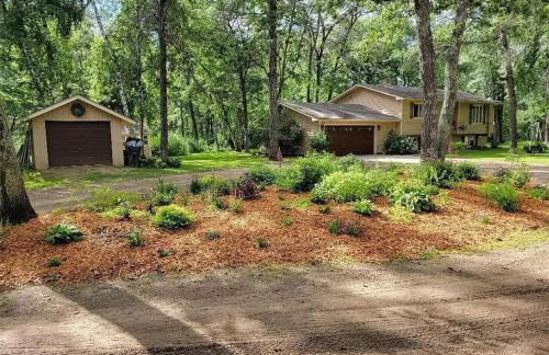 Large Home with lake views and space to entertain friends - Foto 9