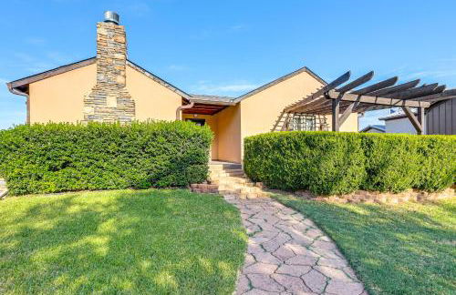 Italian-Styled Home with Lake Views and Private Pool - Photo 33