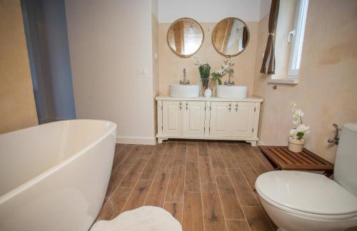 Captain's Attic - Photo 17