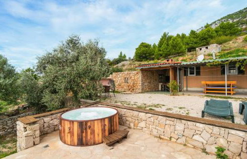 Awesome Home In Nerezisca With Wifi - Foto 10