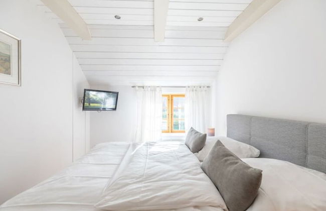 Historisches Reetdachhaus in Ruhiger Lage - Foto 8