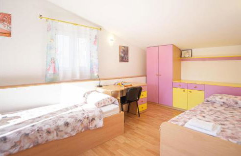 3 Bedroom Pet Friendly Home In Neoric - Foto 23