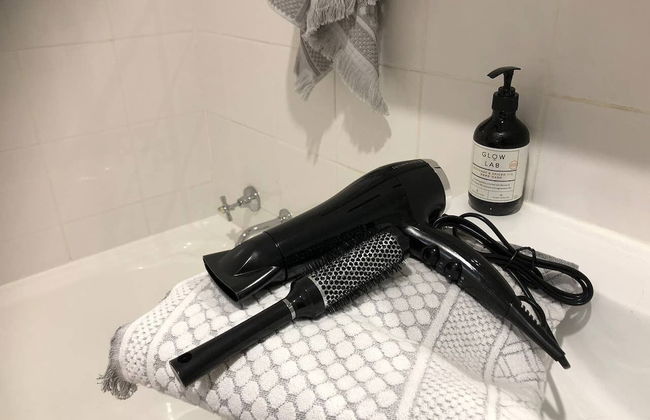 Escape to Strathfield for 8 guests - Photo 14