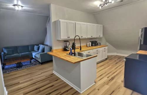 Sleeps 30+ • 10BR Mansion •Events • Bar • Backyard - Foto 34