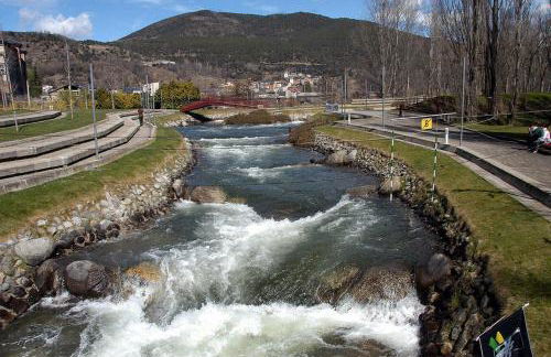 Entre els pirineus - Foto 1