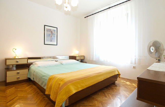 Apartment 1644 - Photo 5