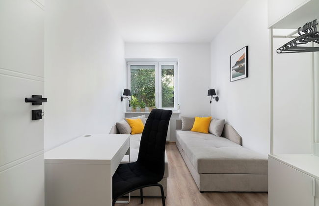 EASY RENT Apartments- KOSMOS - Photo 4