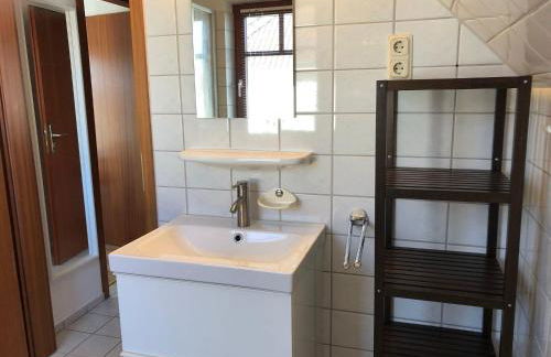 Ferienwohnung-Mary-Poppins-mit-Balkon-zwischen-Strand-Wald-Wiese-im-Suedosten-der-Insel-Ruegen - Foto 17