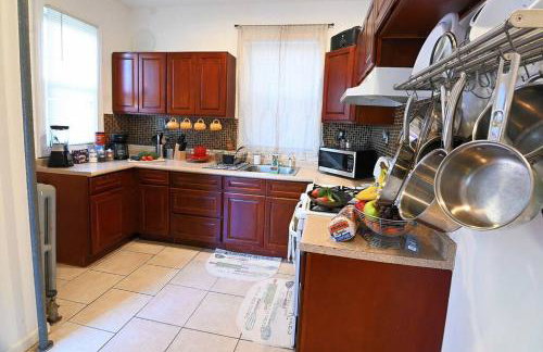 The Pearl-Lovely Victorian Home with Bed and Breakfast Energy - Foto 41