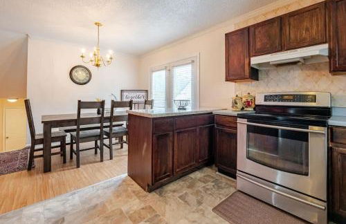 Great 4BR Home Near Emerald Pointe & Downtown - Foto 24